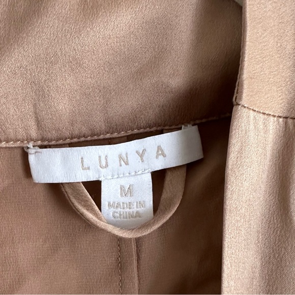 Lunya Short Washable Silk Robe (sold out color) - Picture 9 of 12